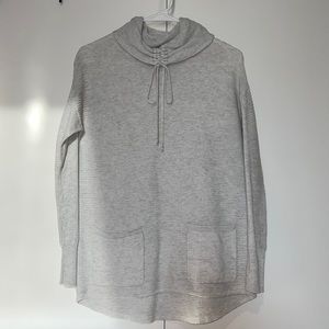 Long sleeve athletic shirt